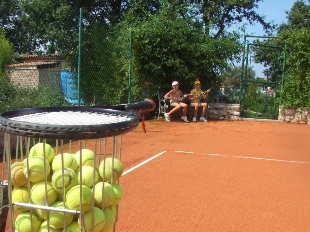 Villa In Funtana With Private Tenniscourt ภายนอก รูปภาพ