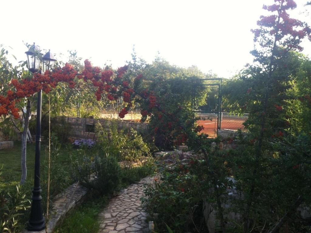 Villa In Funtana With Private Tenniscourt ภายนอก รูปภาพ